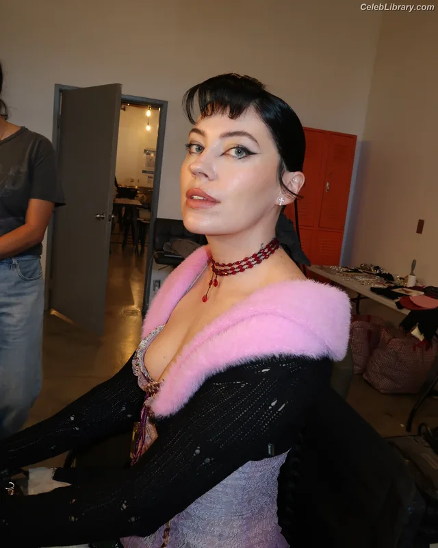 Bishop Briggs photo 1 of 53