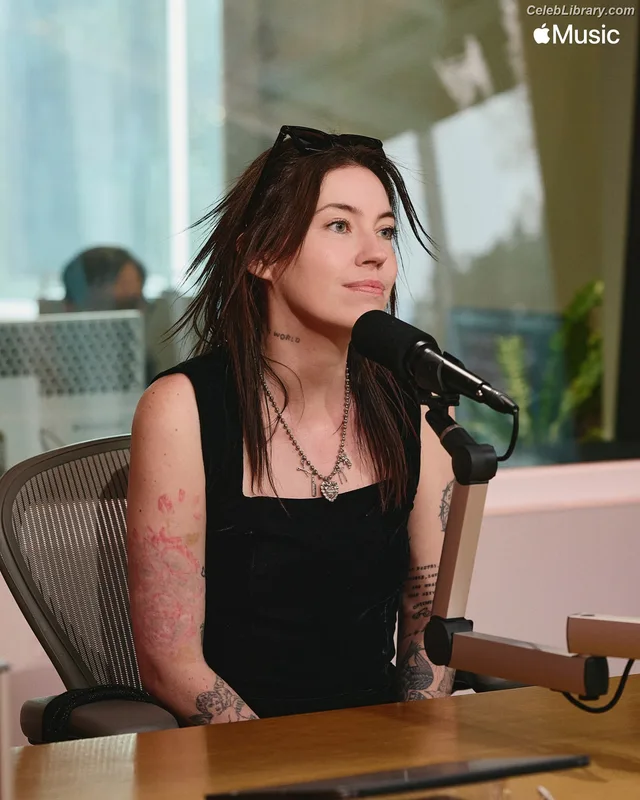 Bishop Briggs photo 3 of 53