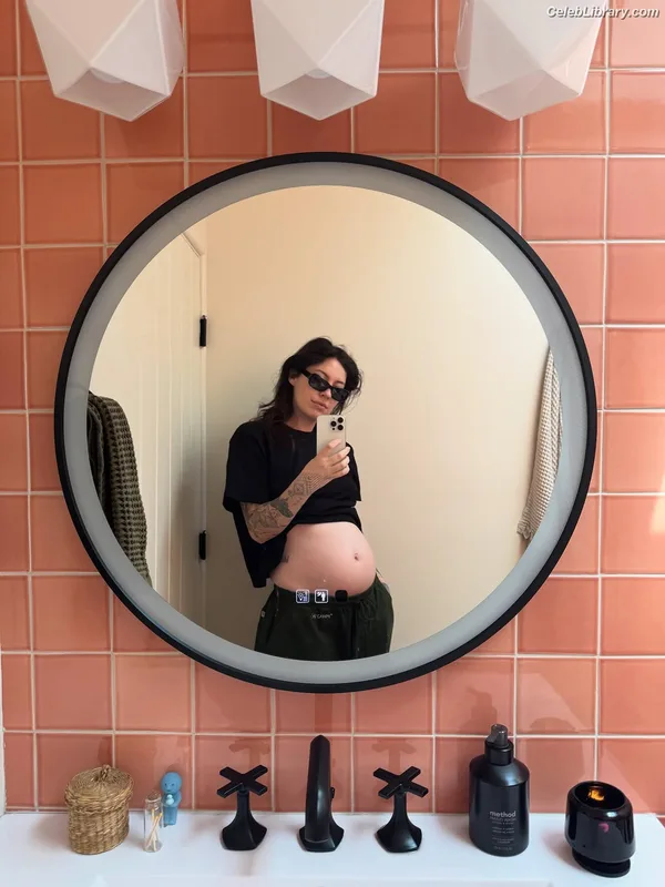 Bishop Briggs photo 2 of 53