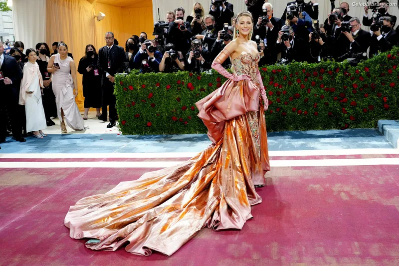 Blake Lively photo 13 of 964