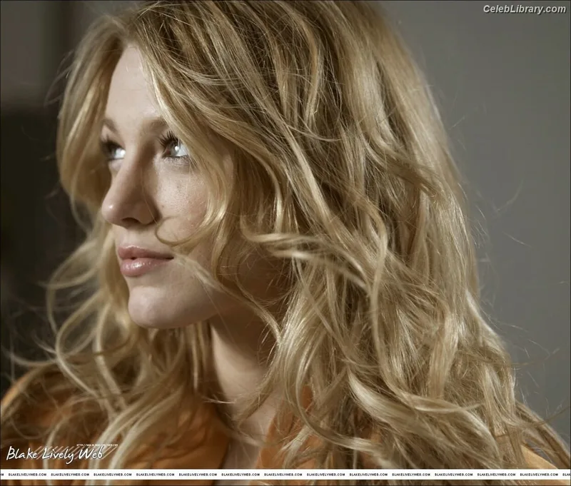 Blake Lively photo 1 of 964