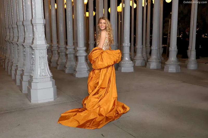 Blake Lively photo 6 of 964