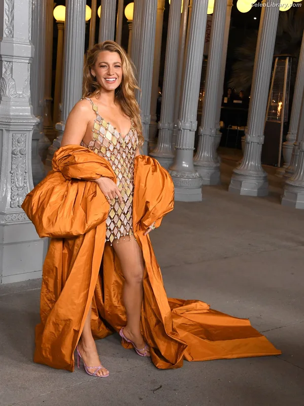 Blake Lively photo 12 of 964