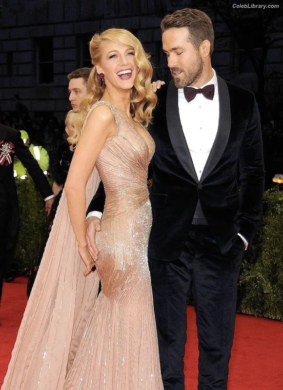 Blake Lively photo 8 of 964