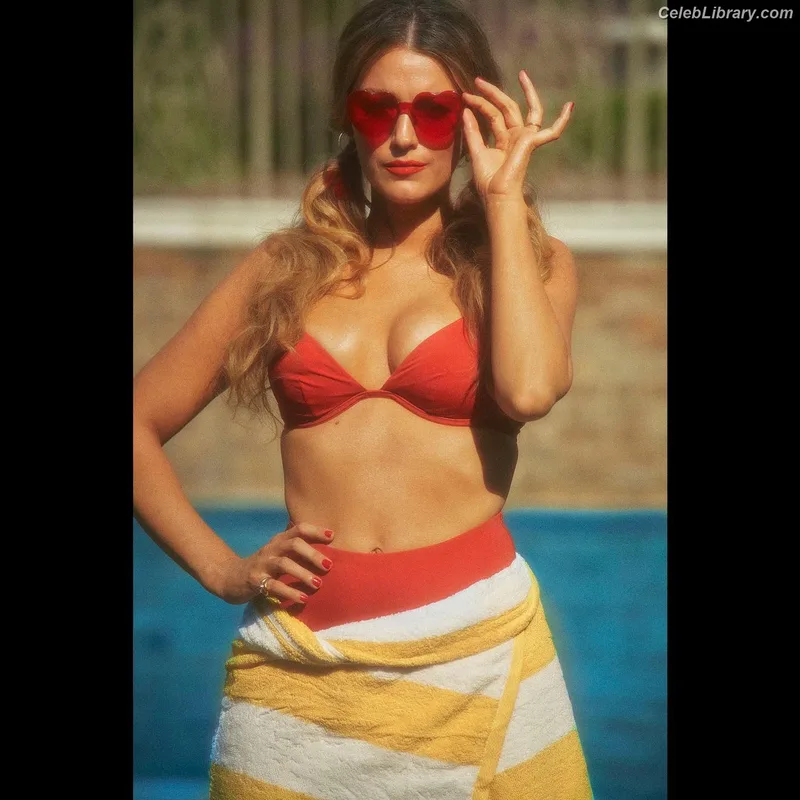 Blake Lively photo 4 of 964