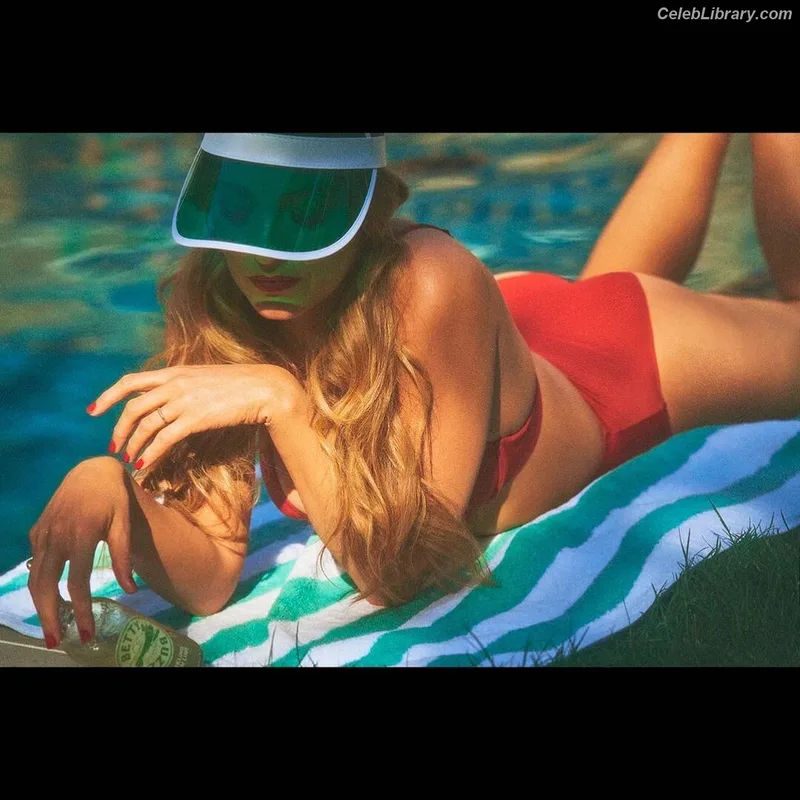 Blake Lively photo 11 of 964