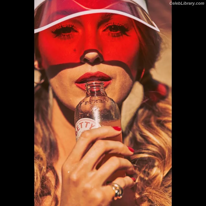 Blake Lively photo 14 of 964
