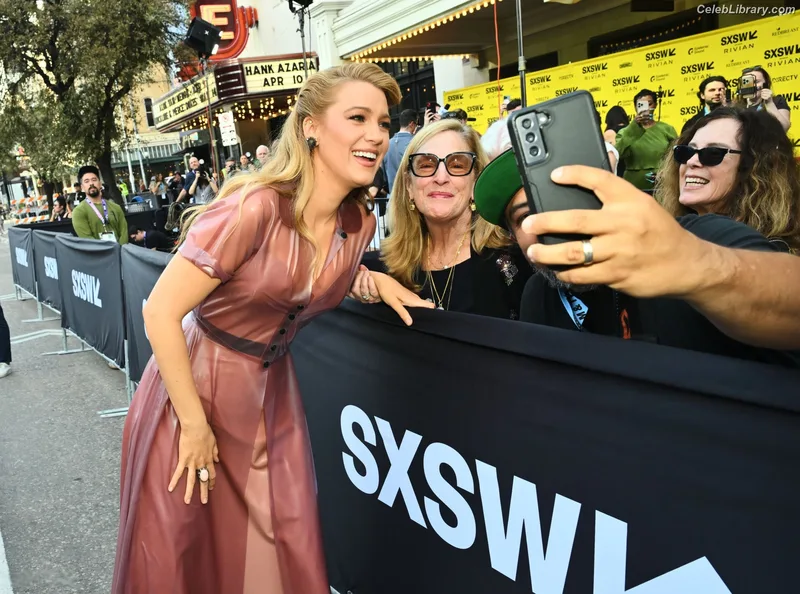 Blake Lively photo 15 of 964