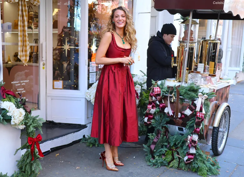 Blake Lively photo 22 of 964
