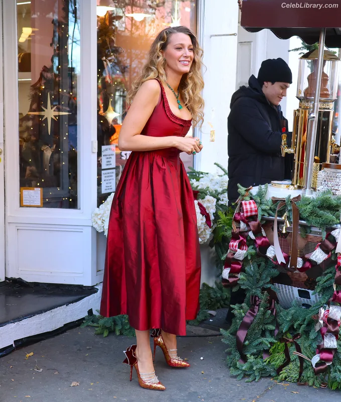 Blake Lively photo 24 of 964