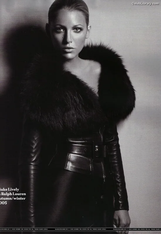 Blake Lively photo 2 of 964