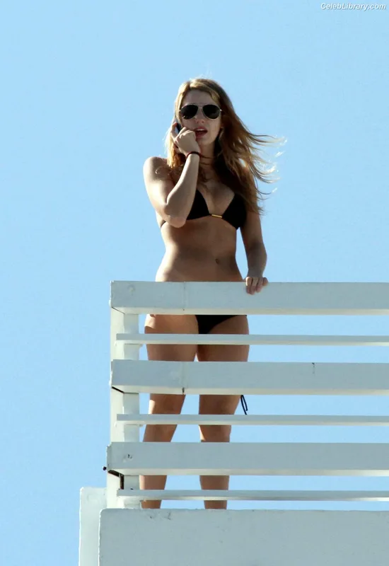 Blake Lively photo 16 of 964