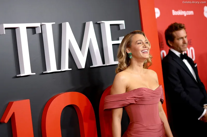 Blake Lively photo 17 of 964