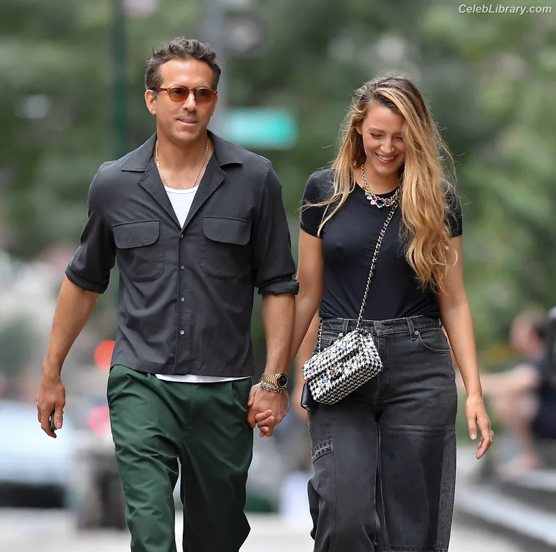Blake Lively photo 7 of 964