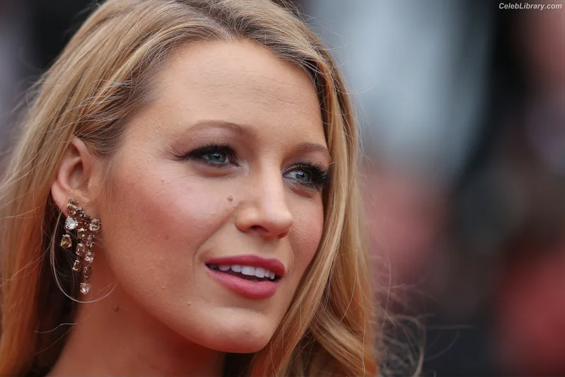 Blake Lively photo 16 of 964