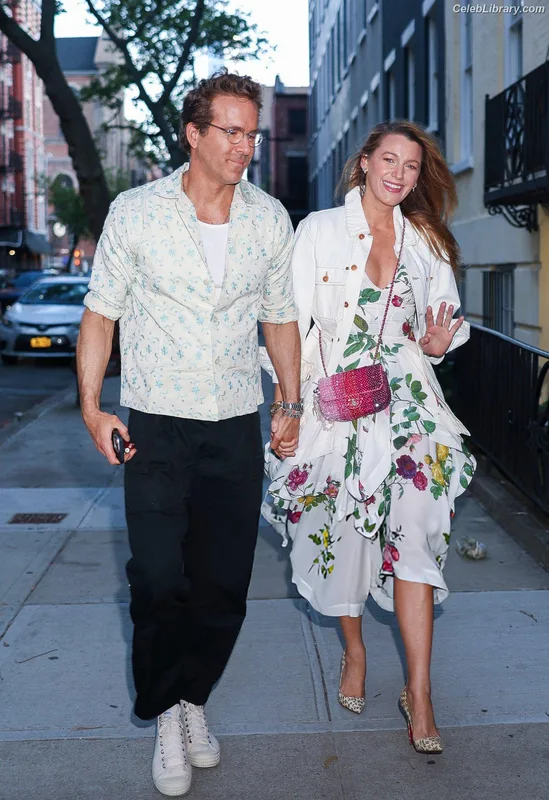 Blake Lively photo 13 of 964