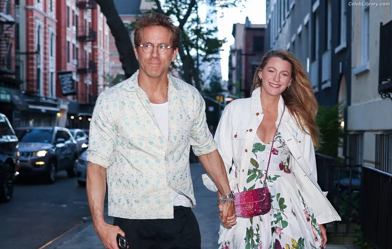 Blake Lively photo 14 of 964