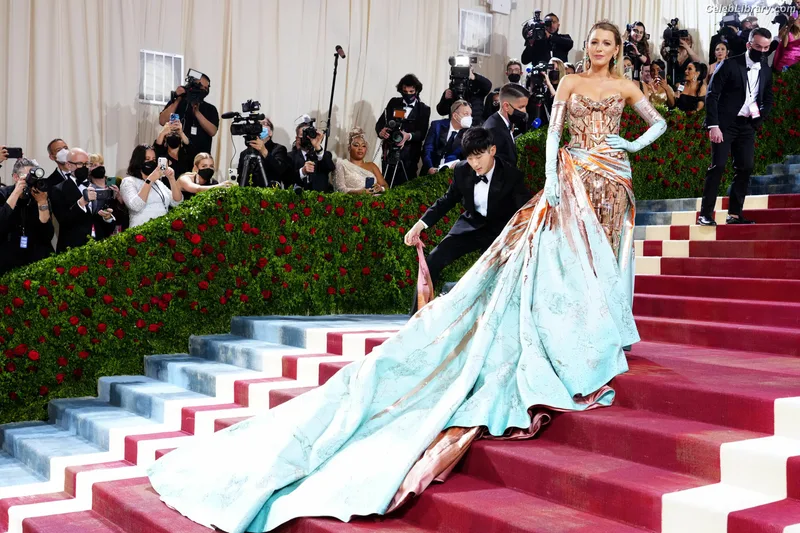 Blake Lively photo 14 of 964