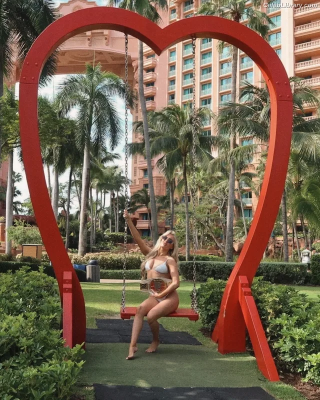 Blake Monroe photo 16 of 2387