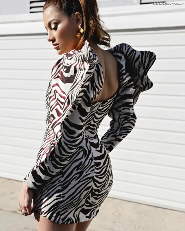 Blanca Blanco photo 14 of 300