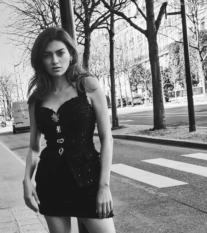 Blanca Blanco photo 1 of 300
