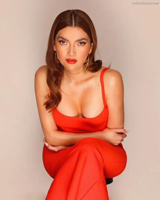 Blanca Blanco photo 9 of 300