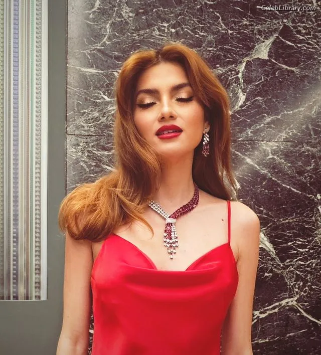 Blanca Blanco photo 8 of 300