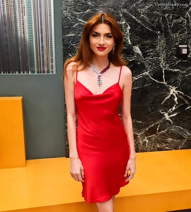 Blanca Blanco photo 9 of 300
