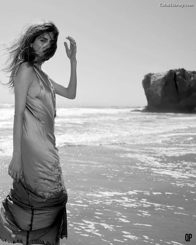 Blanca Blanco photo 18 of 300
