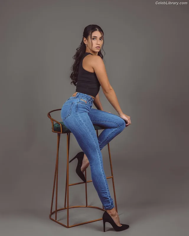 Bojana Jovanovic photo 7 of 28