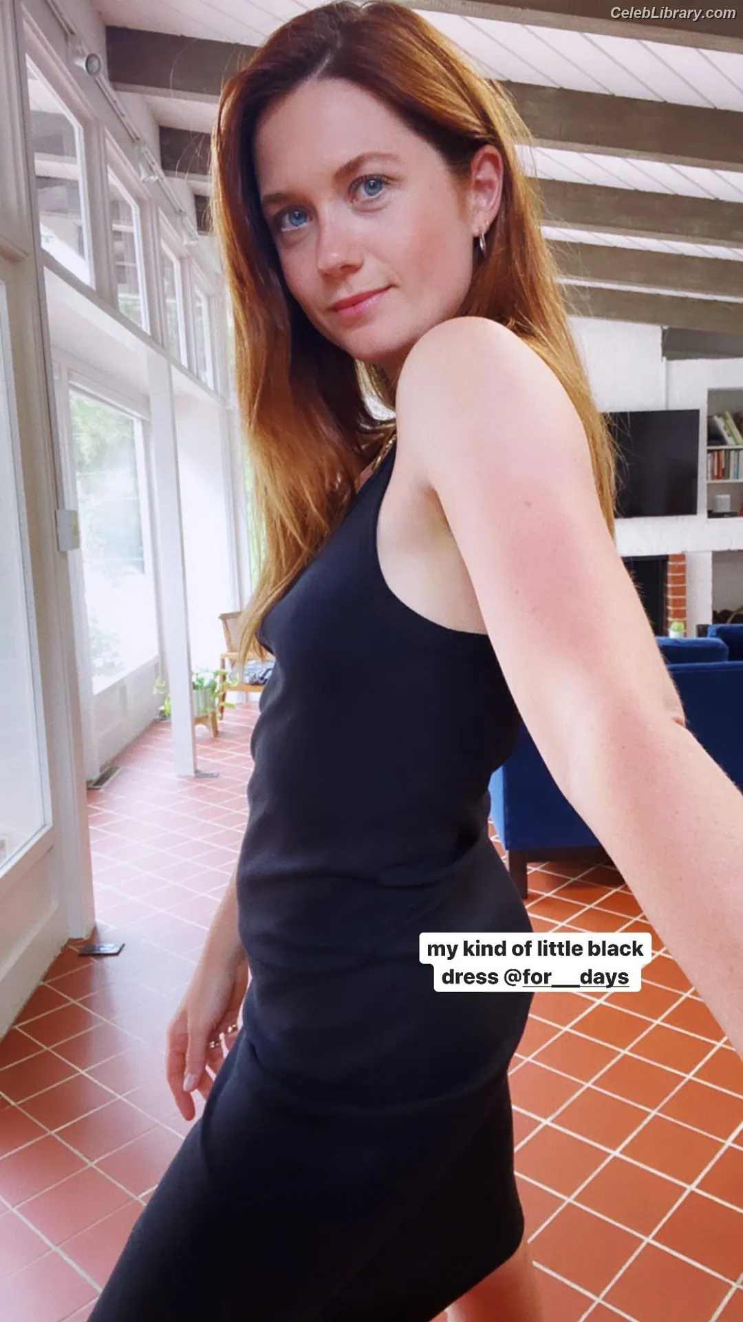 Bonnie Wright photo 16 of 422