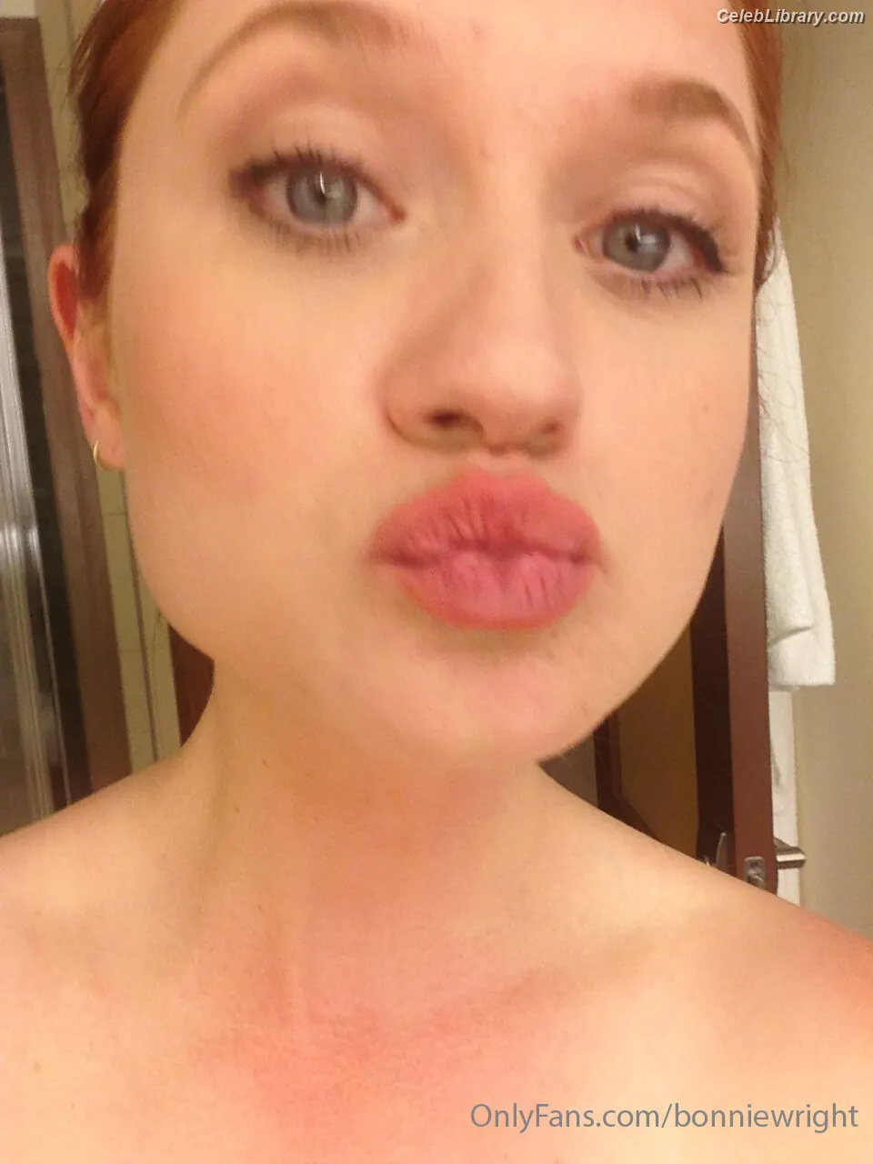 Bonnie Wright photo 11 of 422