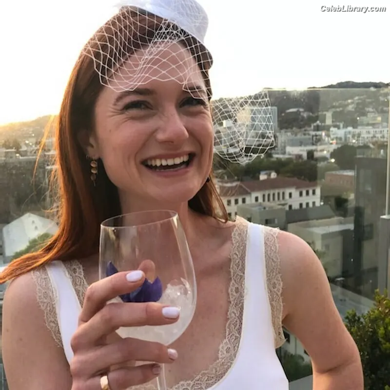 Bonnie Wright photo 9 of 422