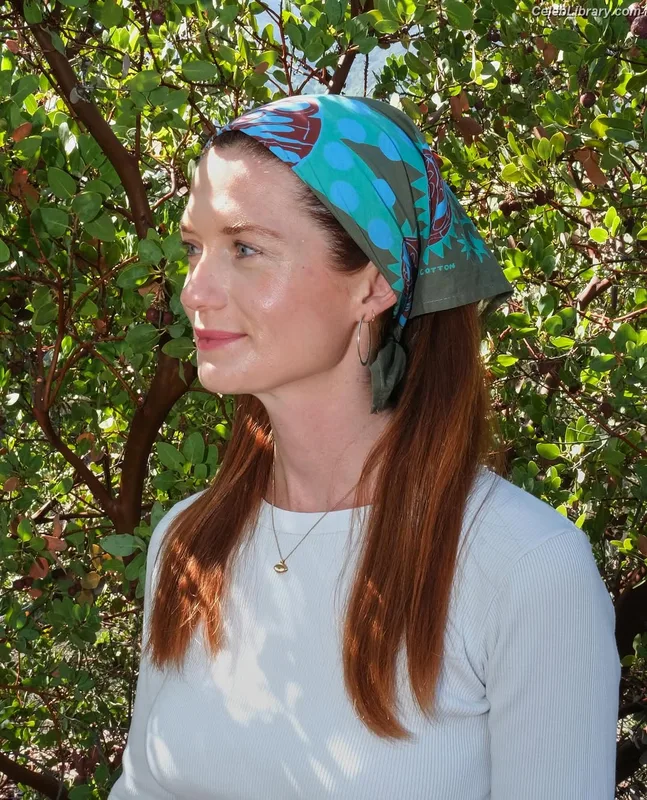 Bonnie Wright photo 7 of 423