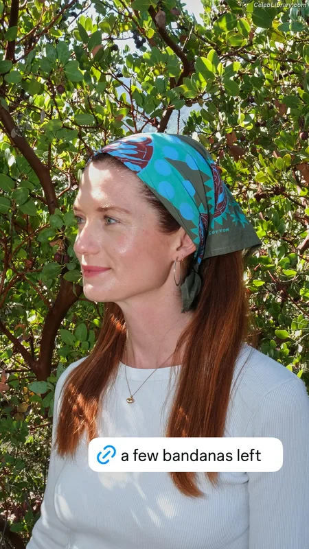 Bonnie Wright photo 10 of 423