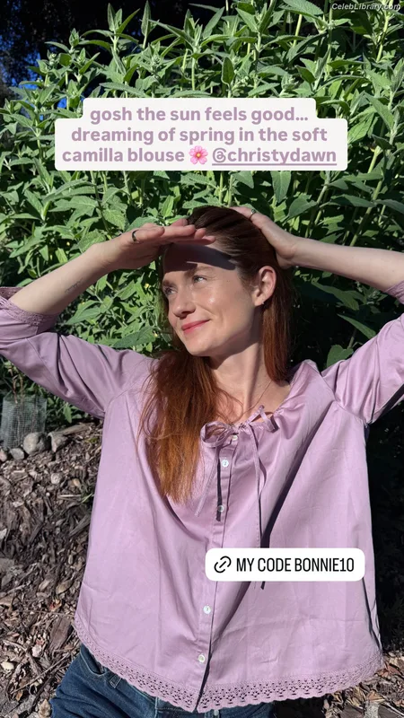 Bonnie Wright photo 12 of 423