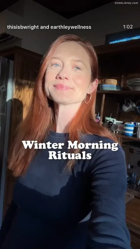 Bonnie Wright photo 18 of 423