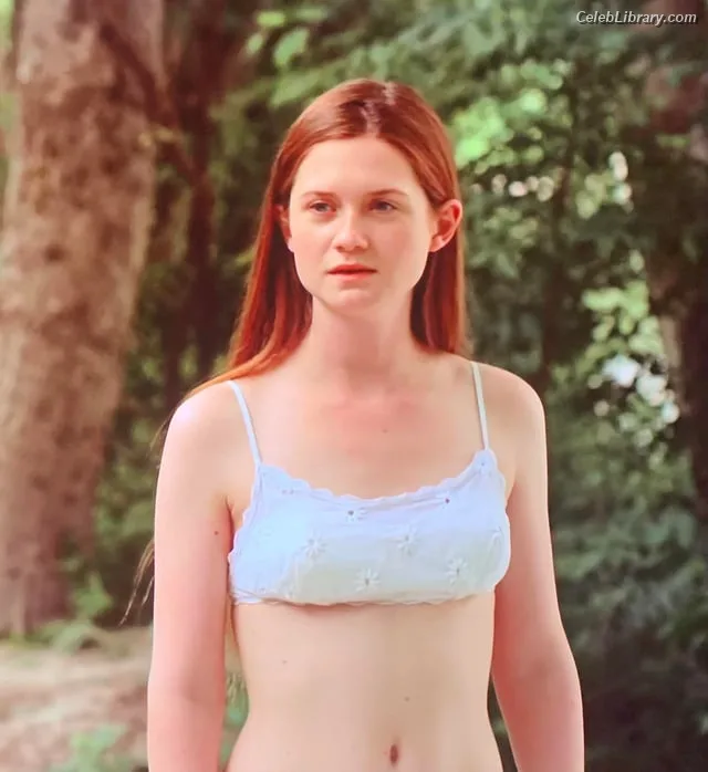 Bonnie Wright photo 23 of 423