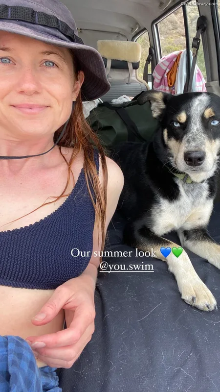 Bonnie Wright photo 13 of 423