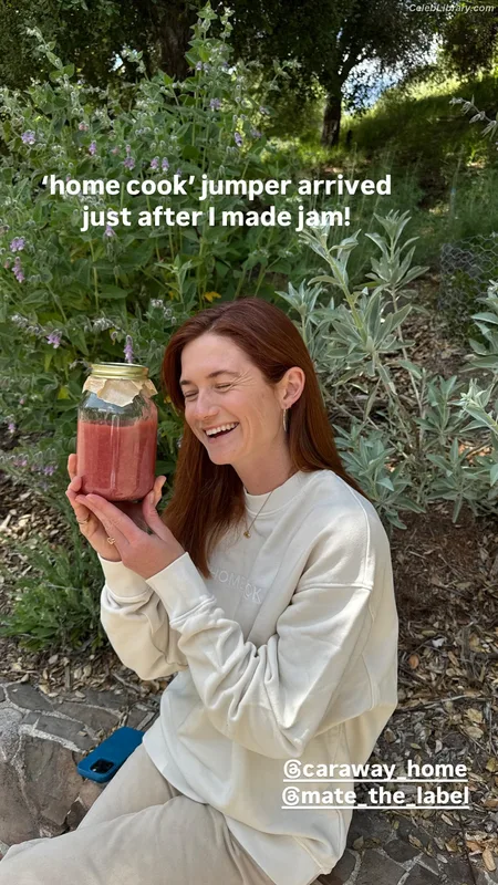 Bonnie Wright photo 6 of 423
