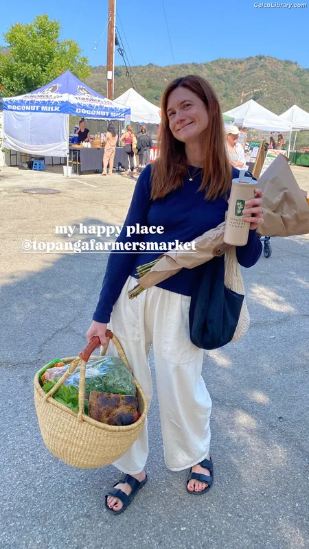 Bonnie Wright photo 10 of 423