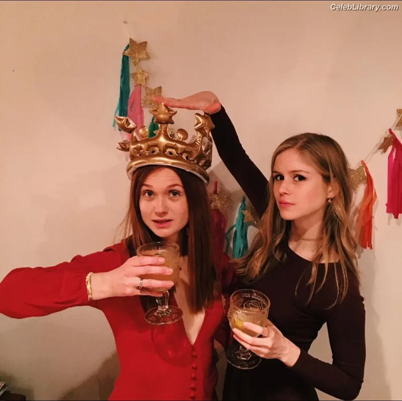 Bonnie Wright photo 11 of 423