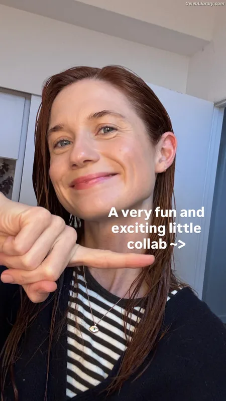 Bonnie Wright photo 8 of 423