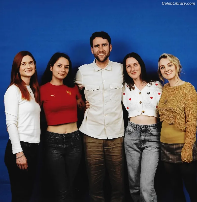 Bonnie Wright photo 11 of 423