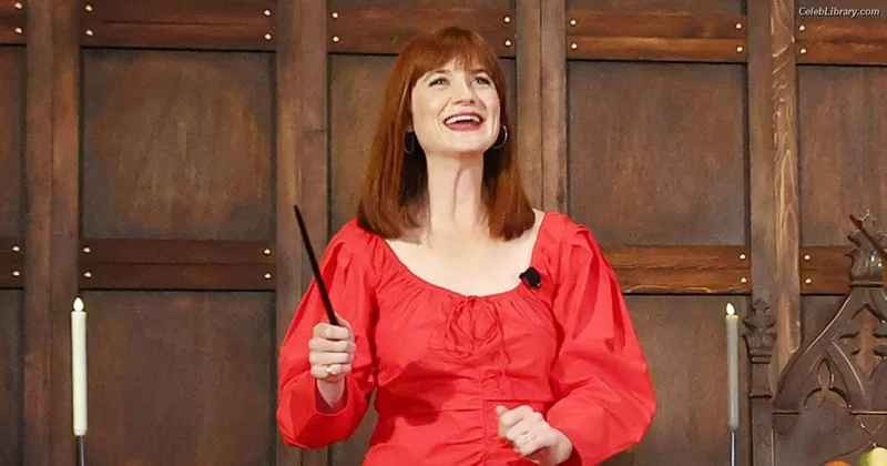 Bonnie Wright photo 11 of 423