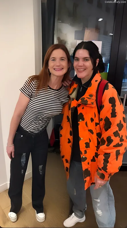 Bonnie Wright photo 8 of 423