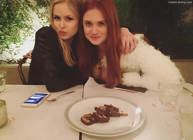 Bonnie Wright photo 20 of 423