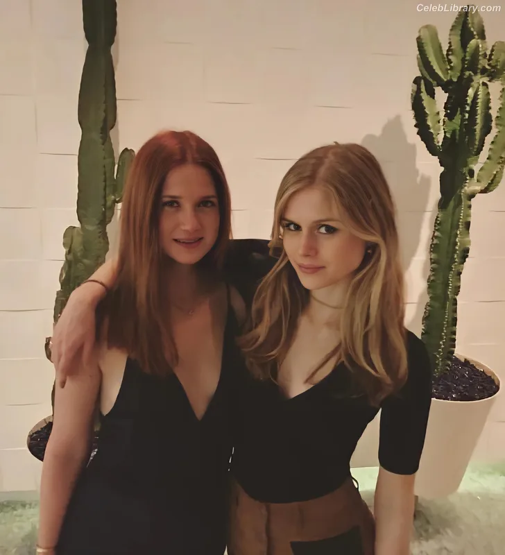 Bonnie Wright photo 23 of 423
