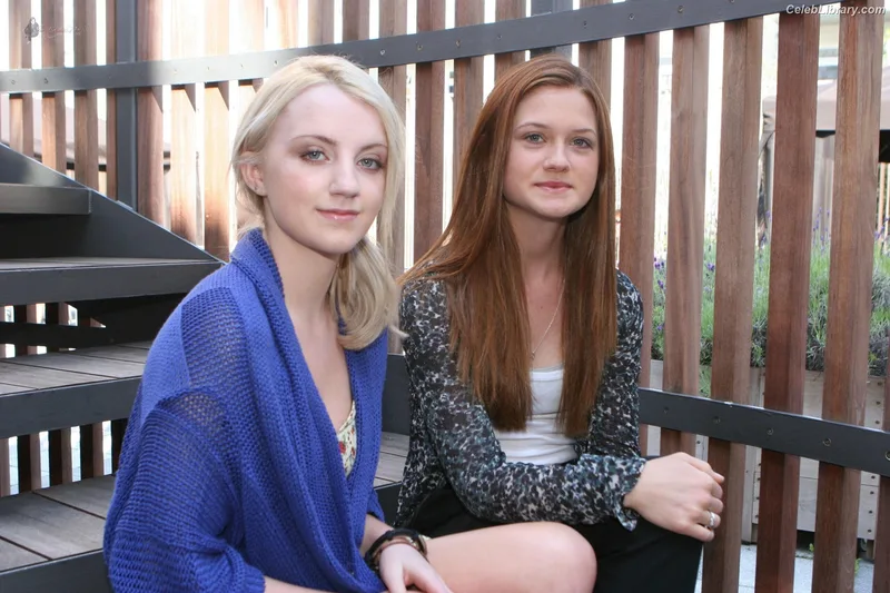 Bonnie Wright photo 4 of 423