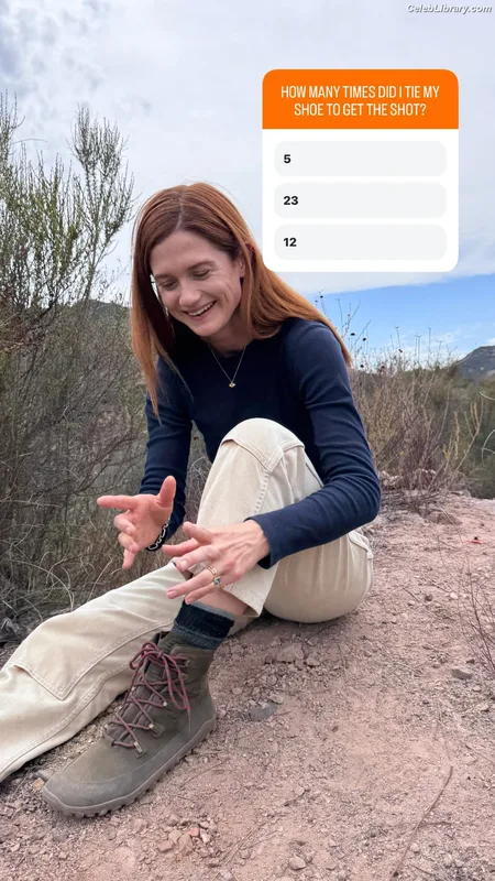 Bonnie Wright photo 5 of 423